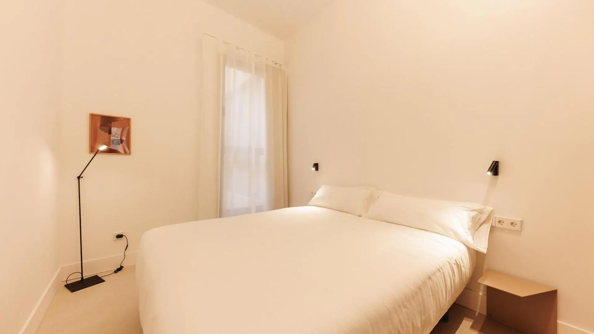 Bravissimo Vivaldi 4-5C, Monthly Apartment Girona