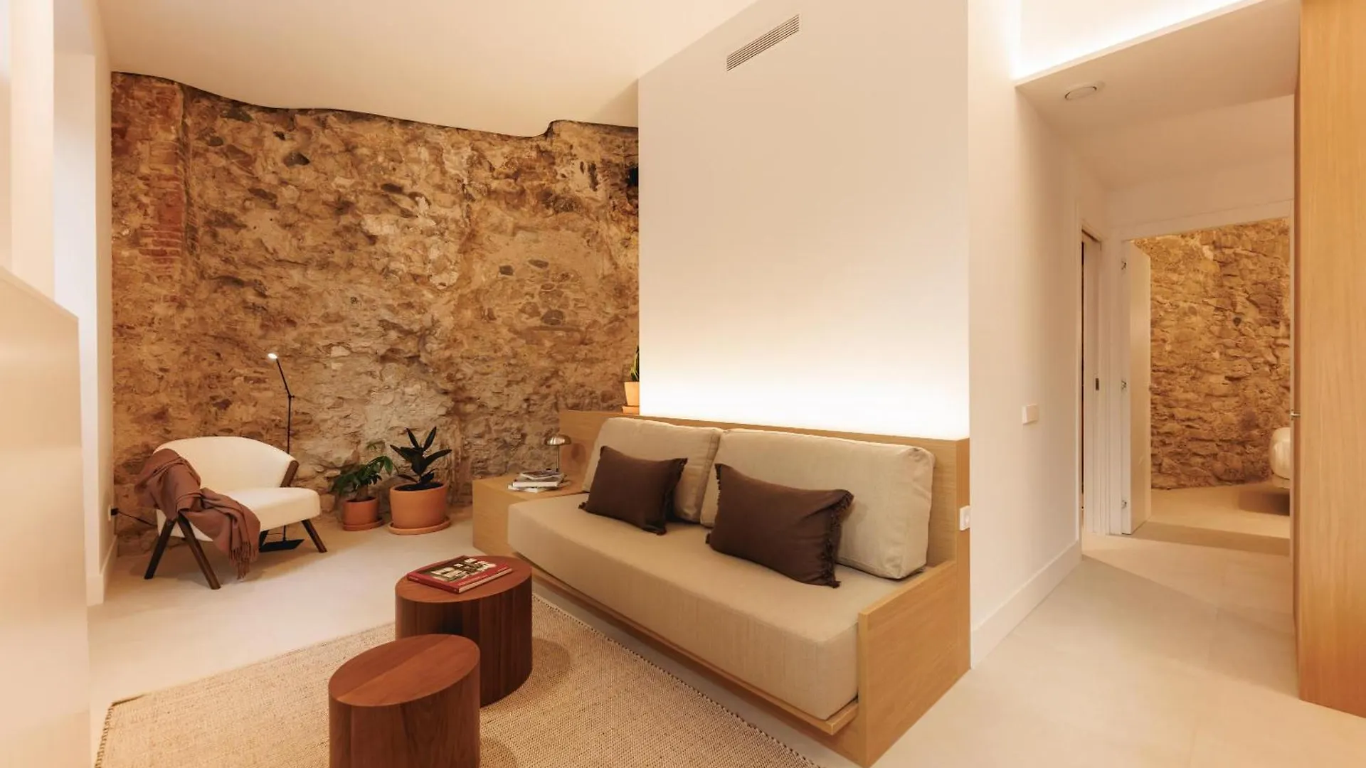 Bravissimo Vivaldi 4-5C, Monthly Apartment Girona